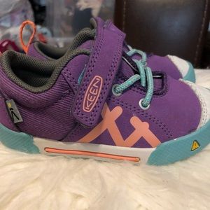 Keen sneakers size toddler 7